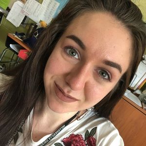 Meet your Posher, Lola